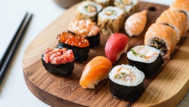 -,       Arasaka sushi